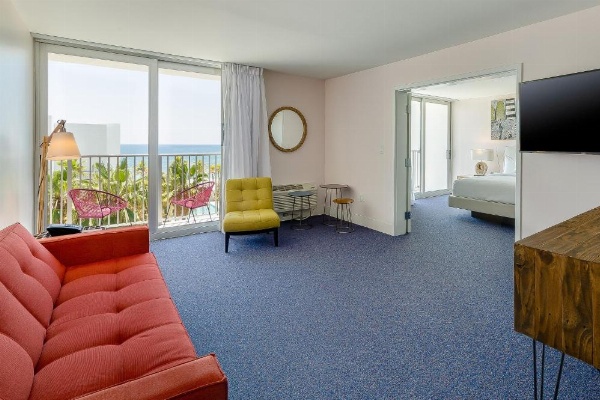 Plunge Beach Hotel image 14