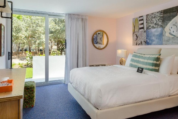 Plunge Beach Hotel image 20